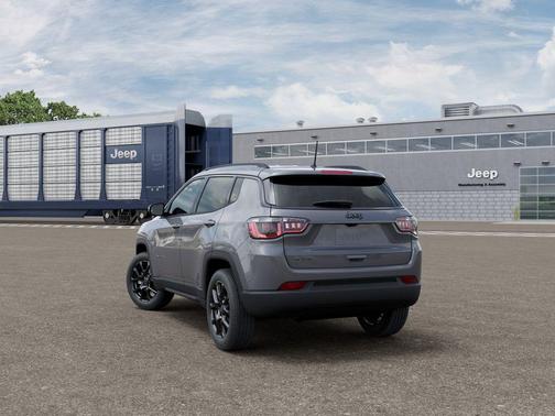Sting Gray Clearcoat 2026 Jeep Compass Latitude