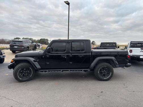 2023 Jeep Gladiator Sport