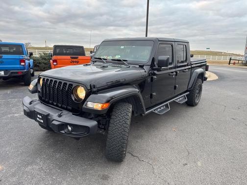 2023 Jeep Gladiator Sport