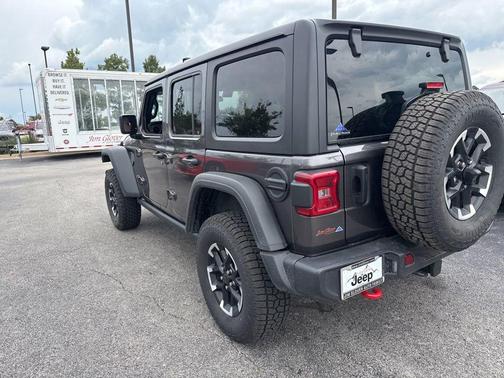 Granite Crystal Clearcoat Metallic 2026 Jeep Wrangler Rubicon