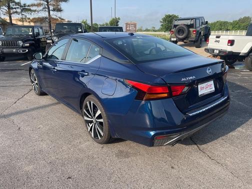 2021 Nissan Altima 2.5 SR