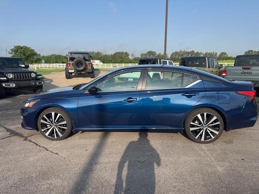 2021 Nissan Altima 2.5 SR