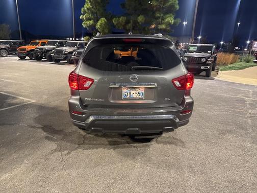 2018 Nissan Pathfinder SL