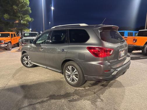 2018 Nissan Pathfinder SL
