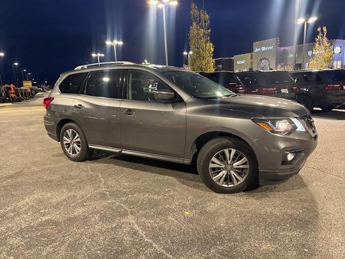 2018 Nissan Pathfinder SL
