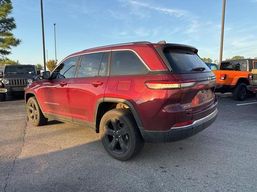 2023 Jeep Grand Cherokee Laredo