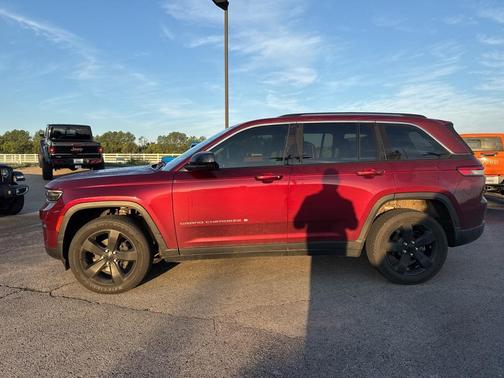 2023 Jeep Grand Cherokee Laredo
