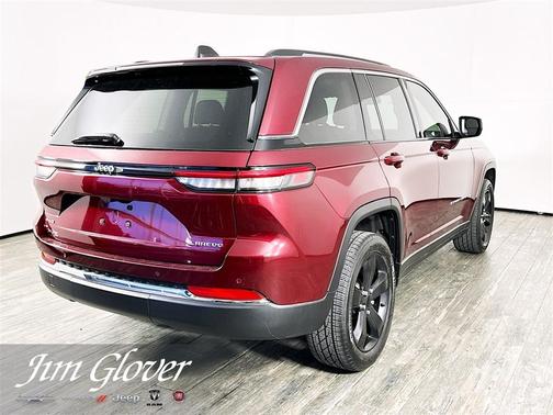 2023 Jeep Grand Cherokee Laredo
