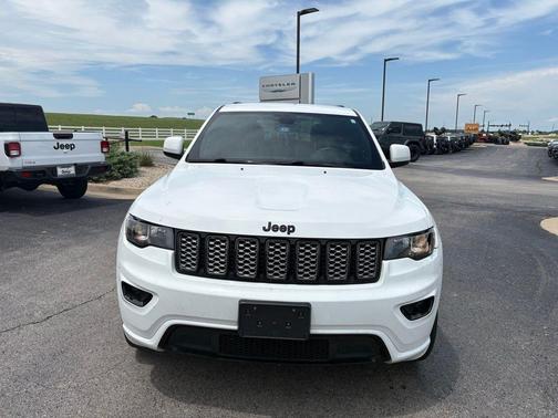 Bright White Clearcoat 2019 Jeep Grand Cherokee Altitude