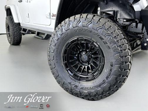 Bright White Clearcoat 2026 Jeep Gladiator Rubicon