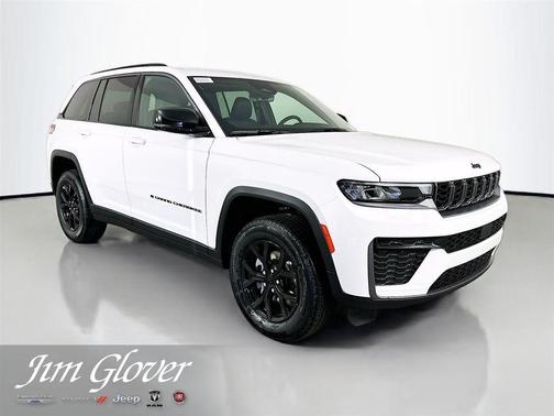 Bright White Clearcoat 2026 Jeep Grand Cherokee Laredo