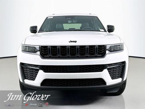 Bright White Clearcoat 2026 Jeep Grand Cherokee Laredo