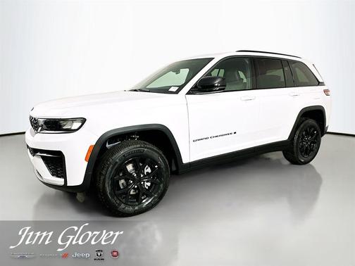 Bright White Clearcoat 2026 Jeep Grand Cherokee Laredo