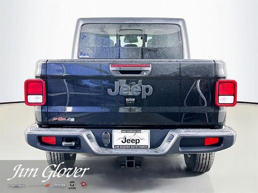 Black Clearcoat 2026 Jeep Gladiator Sport