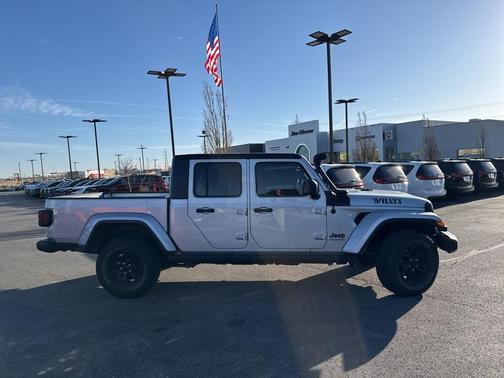 2023 Jeep Gladiator Sport