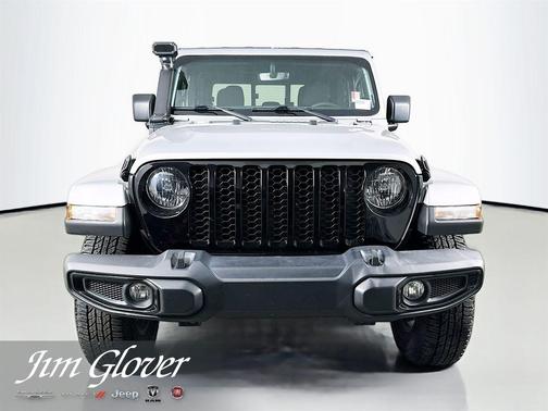 Silver Zynith Clearcoat 2023 Jeep Gladiator Sport