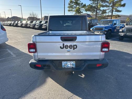 2023 Jeep Gladiator Sport