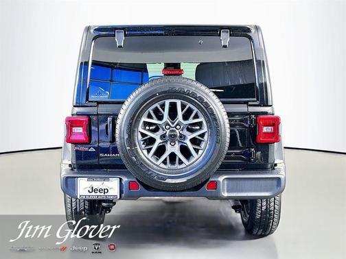 Black Clearcoat 2025 Jeep Wrangler Sahara