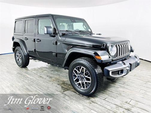 Black Clearcoat 2025 Jeep Wrangler Sahara