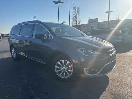 2018 Chrysler Pacifica Touring-L