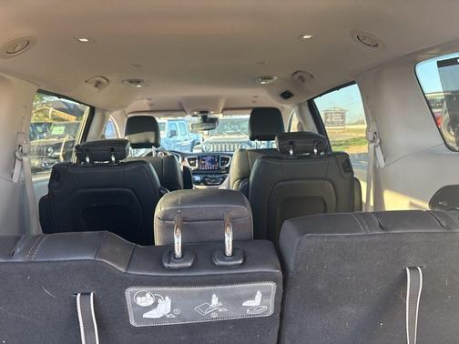 2018 Chrysler Pacifica Touring-L