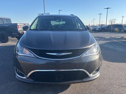 2018 Chrysler Pacifica Touring-L