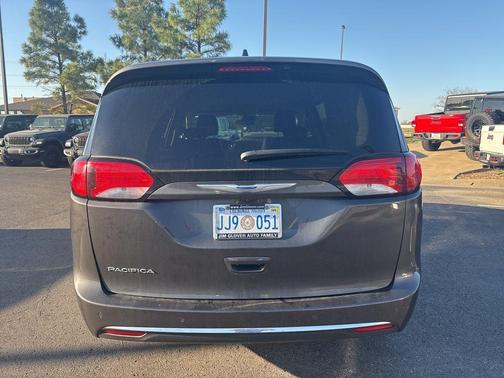 2018 Chrysler Pacifica Touring-L