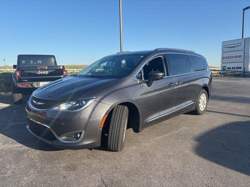 2018 Chrysler Pacifica Touring-L