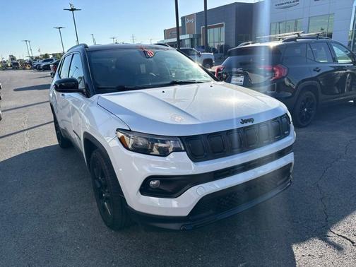 Bright White Clearcoat 2022 Jeep Compass Altitude