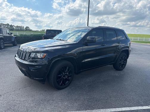 Diamond Black 2018 Jeep Grand Cherokee Altitude
