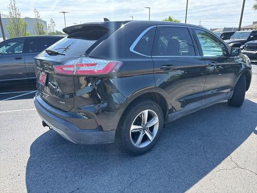 Black Metallic 2022 Ford Edge SEL