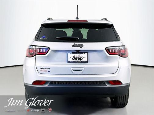 Silver Zynith 2026 Jeep Compass Latitude