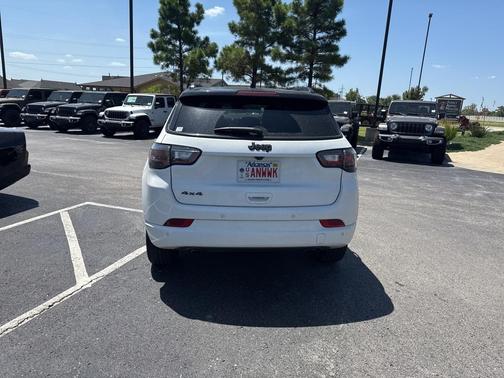 2023 Jeep Compass Altitude
