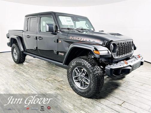 Black Clearcoat 2026 Jeep Gladiator Mojave