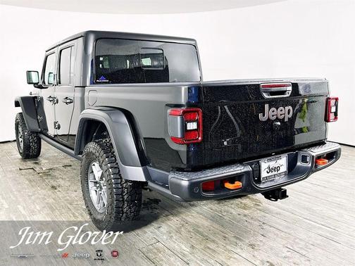 Black Clearcoat 2026 Jeep Gladiator Mojave