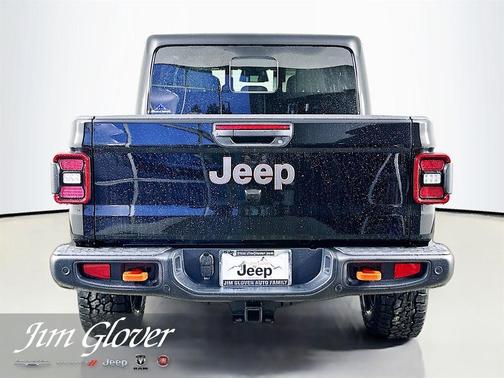 Black Clearcoat 2026 Jeep Gladiator Mojave