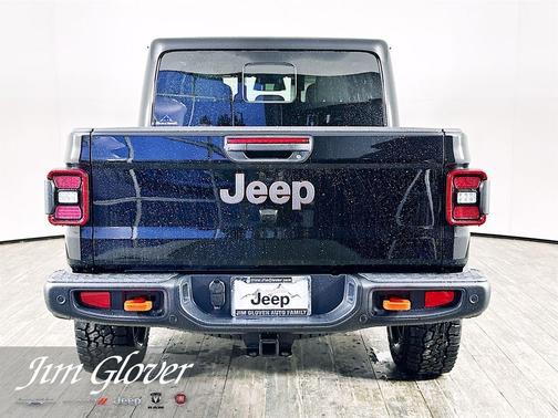 Black Clearcoat 2026 Jeep Gladiator Mojave