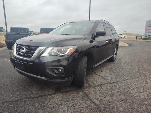 2020 Nissan Pathfinder SV