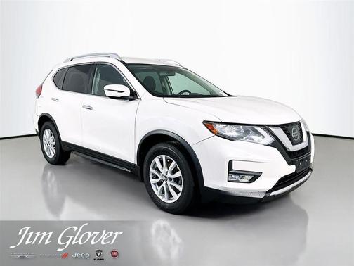 White 2017 Nissan Rogue SV