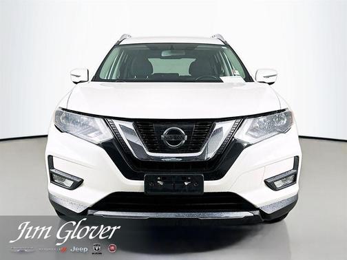 White 2017 Nissan Rogue SV