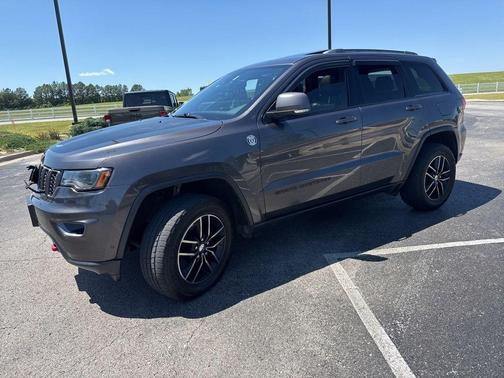 Granite Crystal Clearcoat Metallic 2018 Jeep Grand Cherokee Trailhawk