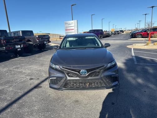 2024 Toyota Camry Hybrid SE
