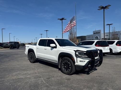Glacier White 2022 Nissan Frontier PRO-X