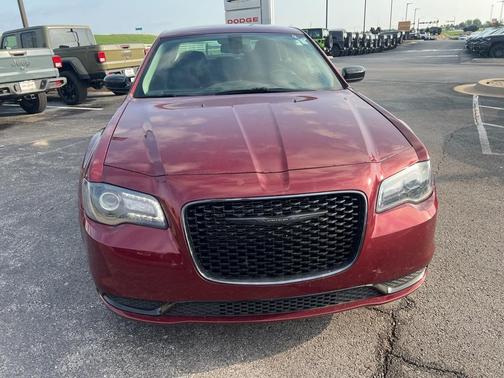 2021 Chrysler 300 Touring