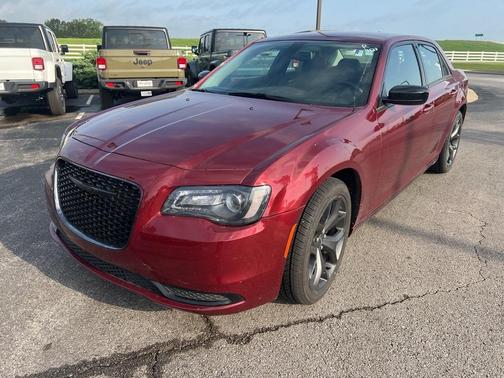 2021 Chrysler 300 Touring