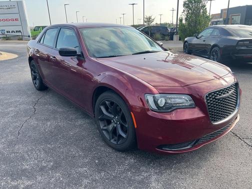 2021 Chrysler 300 Touring