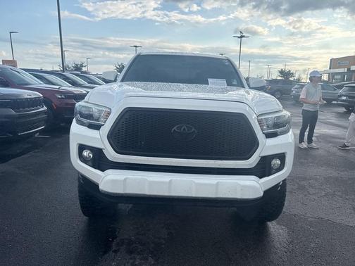 2017 Toyota Tacoma SR5