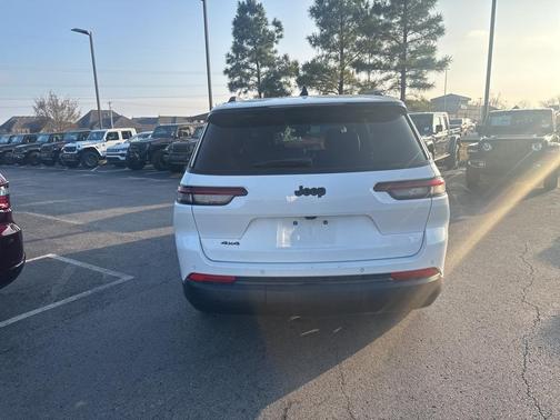 2023 Jeep Grand Cherokee L Laredo