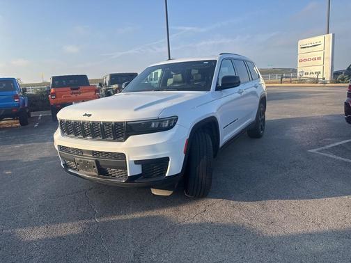 2023 Jeep Grand Cherokee L Laredo