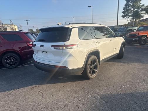 2023 Jeep Grand Cherokee L Laredo